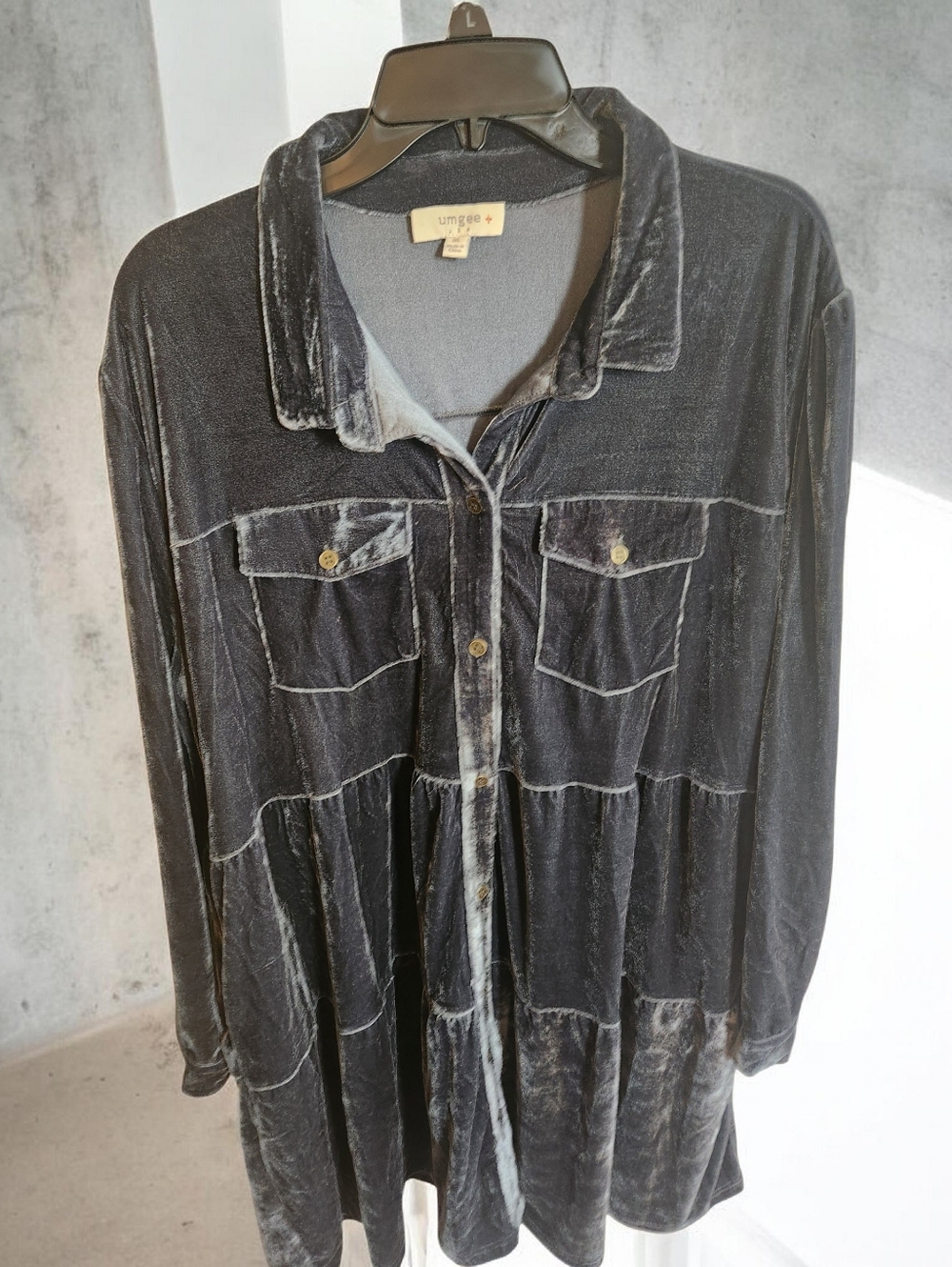 Umgee Charcoal / Blue Crushed Velvet Button-Front Tunic